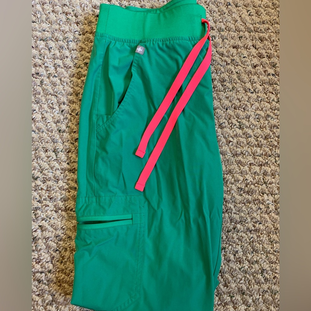 Figs scrub set Free x material safety green